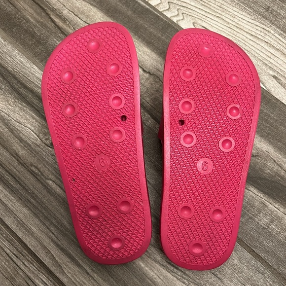 Betty Boop Pink Slides - Picture 10 of 10